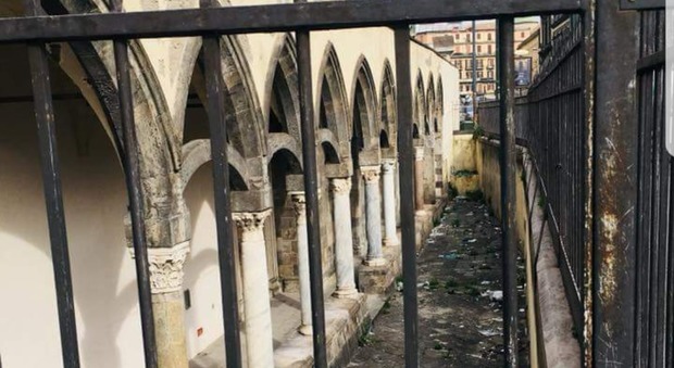 Napoli, degrado alla chiesa dell’Incoronata: «Intervenga il Ministro Franceschini»