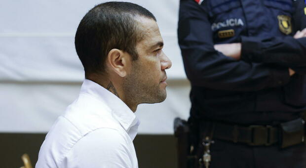 Dani Alves a processo per violenza sessuale, chiesti 12 anni di carcere