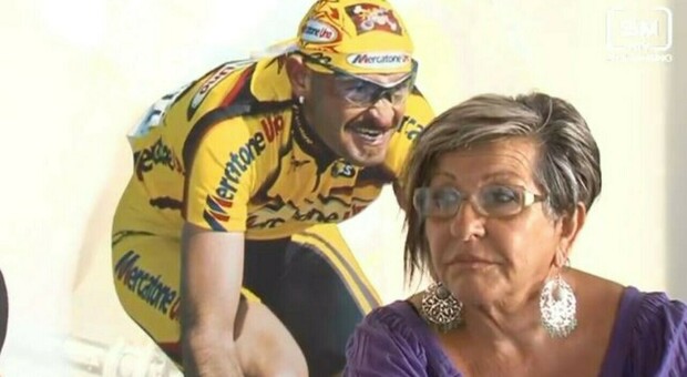 Pantani, sella con il marchio del "Pirata" venduta su Ebay: la mamma del ciclista denuncia
