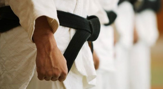 Corsi gratuiti di karate per imparare a difendersi dagli stupri