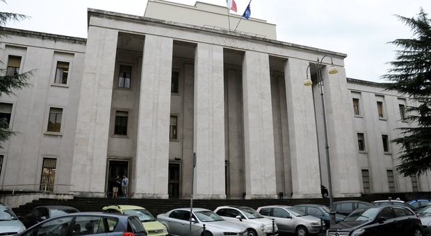Ascoli, il giudice respinge l’istanza del proprietario dell'immobile: non ci sarà lo sfratto del tribunale
