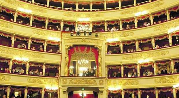 La Scala riapre, tutti i vip presenti alla Prima: da Mattarella a Roger Moore, passando per Salvatores
