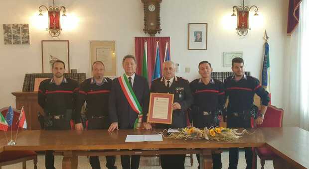 Il comandante dei carabinieri Pasquale Cerfolio cittadino onorario di San Paolo: «Punto di riferimento per i cittadini»