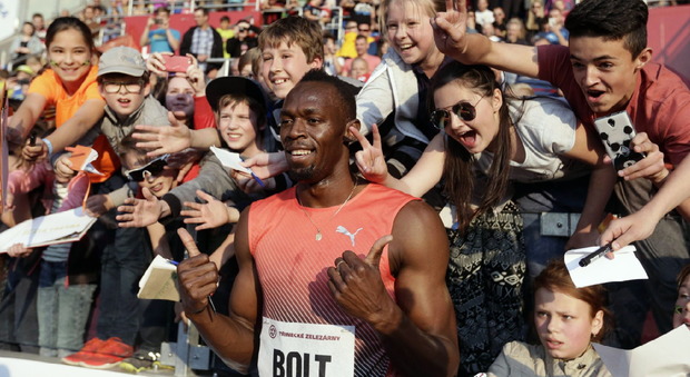 Usain Bolt tra i fans