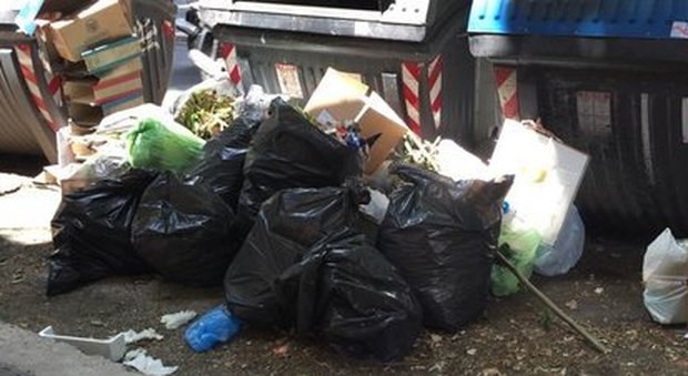 Roma, torna il rischio rifiuti in strada: Ama cerca una discarica estiva