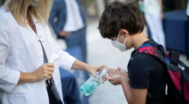 Coronavirus mondo: Israele, record di casi, ma le scuole riaprono. In Russia superato il milione di contagi