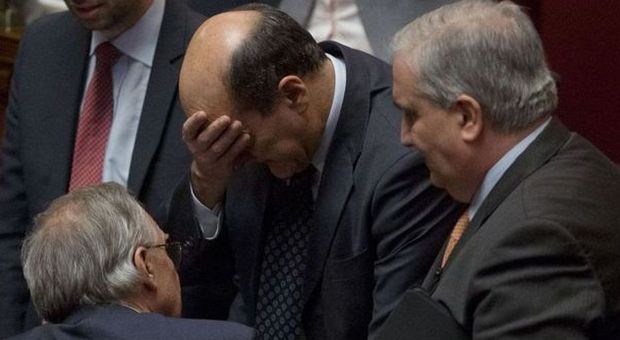 Pier Luigi Bersani piange dopo la rielezione di Napolitano