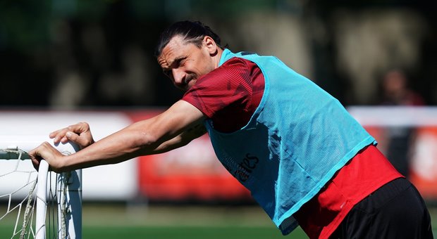 Ibrahimovic torna a Milano, nei prossimi giorni esami al polpaccio