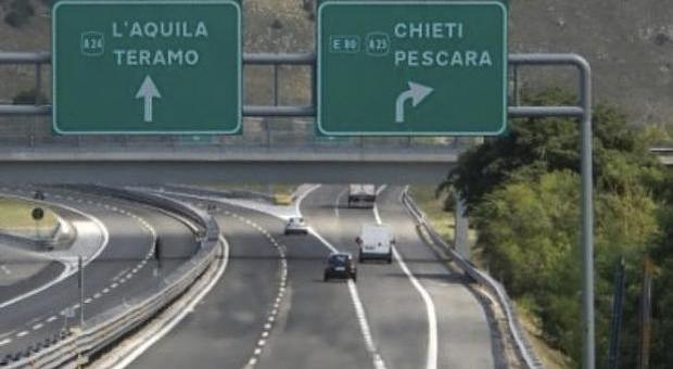 Autostrade A24 e A25, bloccato l'aumento dei pedaggi fino al 30 novembre