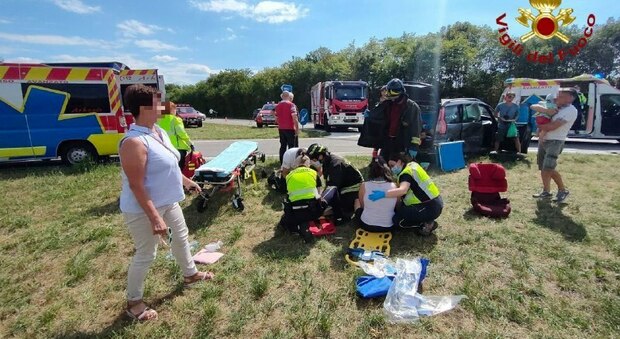 Montereale-Valcellina, incidente stradale fra due auto: feriti tre adulti e due bambini
