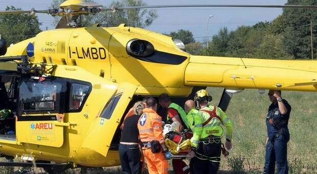 Ragazzo di 26 anni precipita e muore in Val Brembana: «Volo di 80 metri». L'incidente choc davanti a un'amica