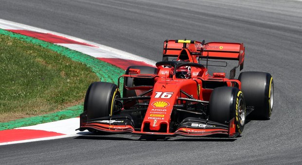 Formula 1, Hamilton il più veloce nelle prime libere davanti a Vettel