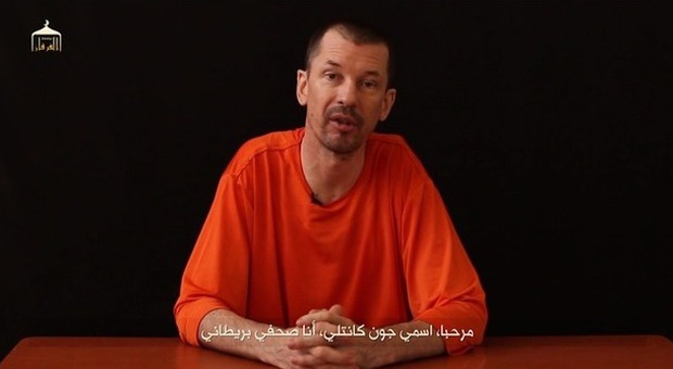 Ostaggio britannico nel video Isis. "Non fate disinformazione"
