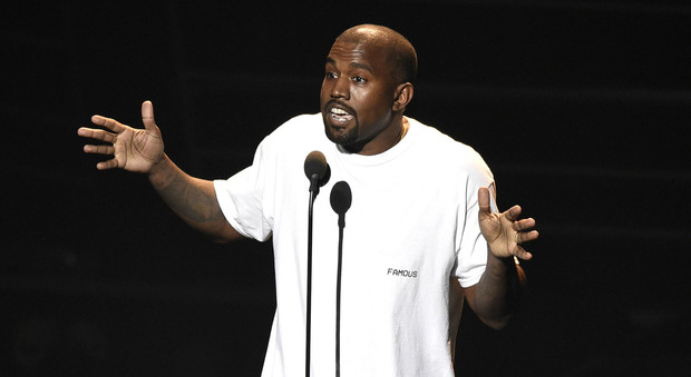 Kanye West ricoverato d'urgenza: ha avuto un "esaurimento psicotico"