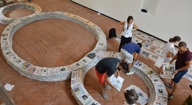 Dodicimila copie di giornali per la mostra di Pistoletto a Ravello