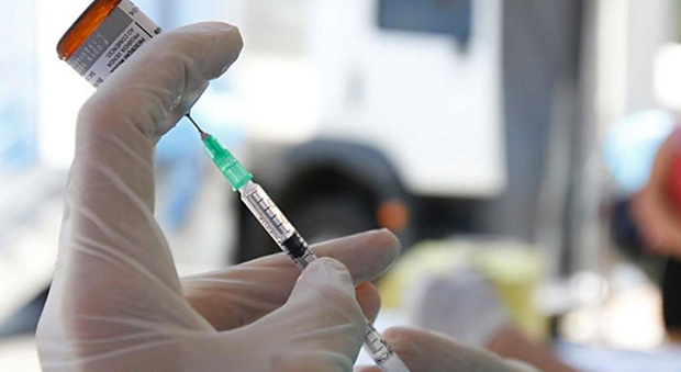 Notte bianca dei vaccini anti Coronavirus ad Eboli