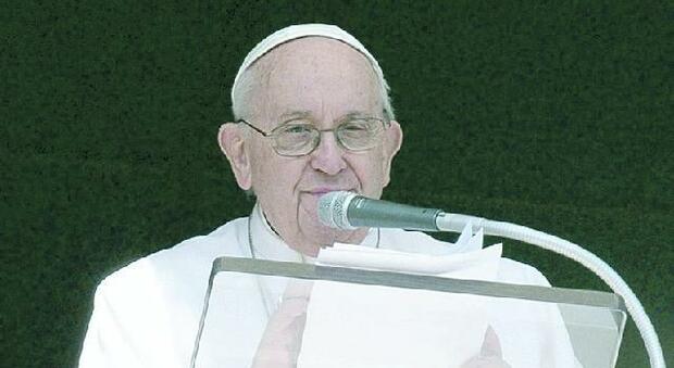 Dieci anni di Francesco nel suo primo "Popecast" «La vecchiaia è saggezza» e lancia messaggi alla Russia