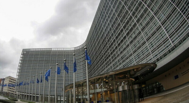 Bruxelles vara il piano demografico: «Fondamentale per salvare la competività dell'Ue»