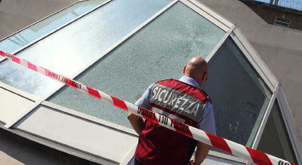 Roma, vandali danneggiano stazione metro C Pigneto: chiusa