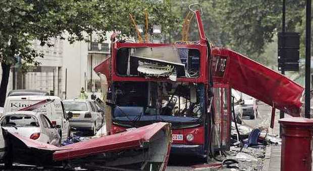 Isis, a Londra è allarme attentati per i 10 anni dalle bombe del 7 luglio: 3 arresti
