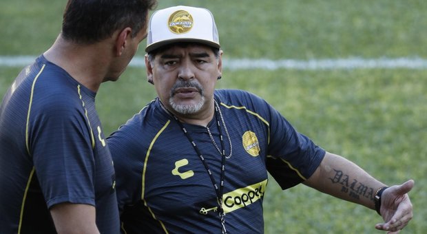 Primo giorno di allenamento per Maradona in Messico
