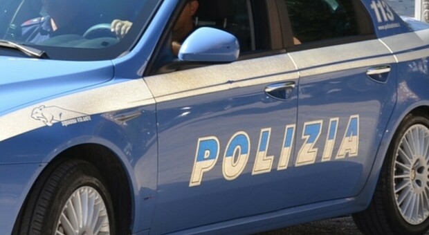 Aosta, donna di 30 anni trovata morta: il corpo era sepolto in una fossa dietro la piscina comunale
