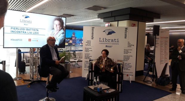 Leonardo Da Vinci, il bookcrossing è sbarcato con successo a Fiumicino: libri gratis per i passeggeri anche in autunno
