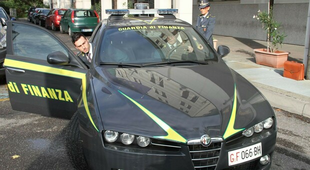 Roma, maxi confisca a famiglia già nota alle forze dell'ordine: possedevano 24 immobili, 60 auto e 9 società