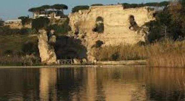 Pozzuoli, lago d'Averno esondato: rischio statico per il tempio d'Apollo