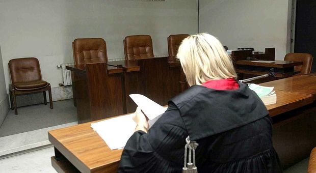 Un'aula del tribunale di Genova