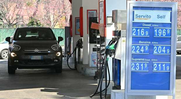 Caro benzina, il caso dei distributori indipendenti. L'allarme: «Usati dalle mafie per evasione e riciclaggio»