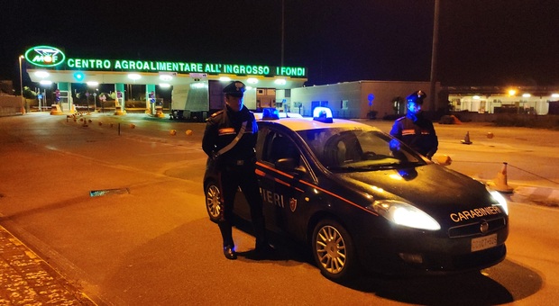 Monopolizzavano i trasporti al Mof con metodi mafiosi: cinque arresti di carabinieri e Dda a Fondi