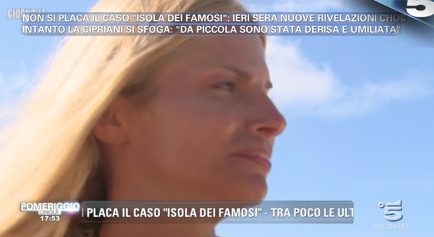 Francesca Cipriani in lacrime all'Isola dei Famosi: "Da piccola sono stata vittima dei bulli, non mi è ancora passata"