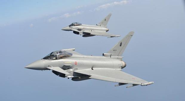 Allarme nei cieli: aereo fantasma intercettato dai caccia italiani Eurofighter