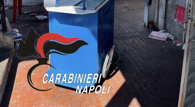 Napoli, pistola e munizioni nascoste nel chiosco dei gelati e droga: arrestato 23enne