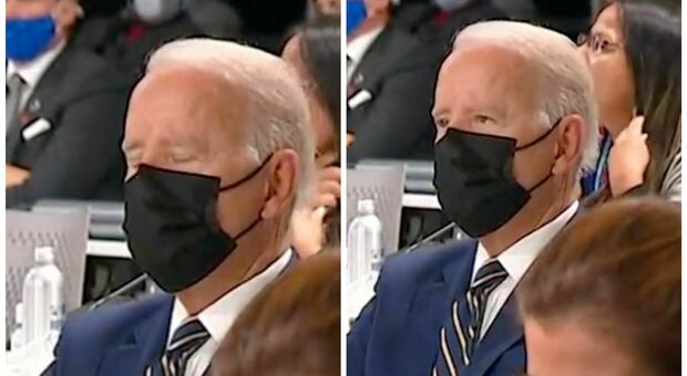 Durante un intervento alla COP 26, il presidente USA è stato filmato con occhi chiusi e braccia conserte