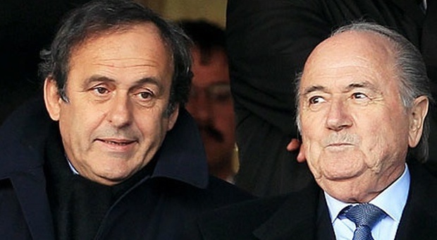 Scandalo Fifa, Maradona: "Platini è Blatter, è arrivato il tempo delle persone oneste"