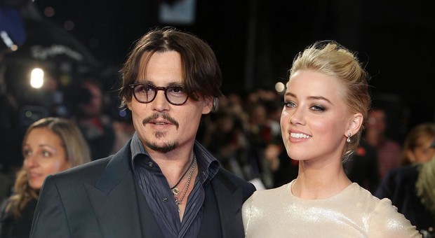 Johnny Depp accusa l'ex moglie Amber Heard: «Si è dipinta i lividi sul corpo, era lei a picchiarmi»