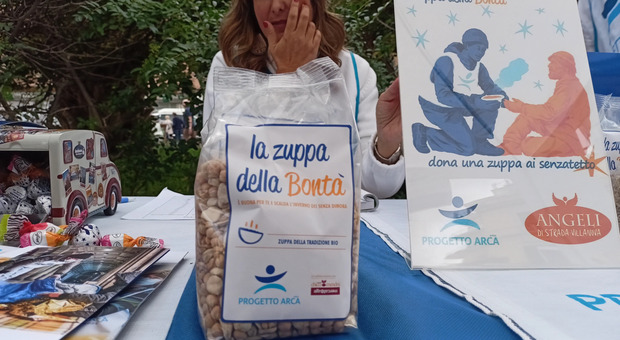 Napoli, gli Angeli di Strada tornano in piazza con Fondazione Arca per «La Zuppa della Bontà»