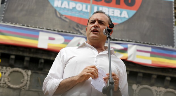 Napoli, l'atto d'accusa di de Magistris: «Ci hanno frenato con politiche ostili»