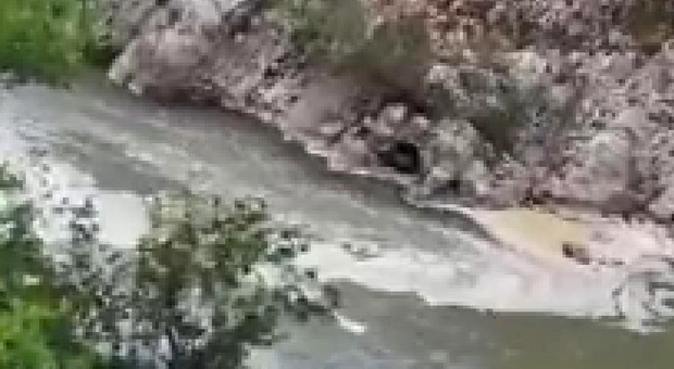 Irpinia, fiume Sabato inquinato: caccia agli scarichi abusivi