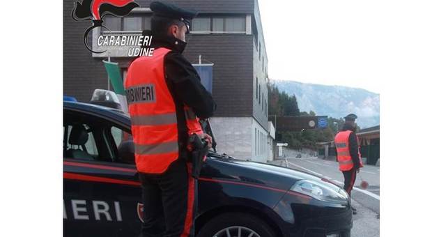 Infermiera austriaca con il fidanzato clandestino nell'auto arrestata dai carabinieri a Tarvisio