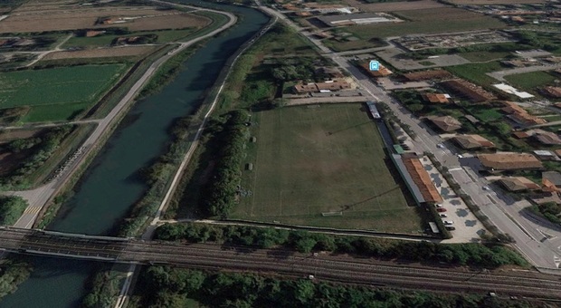 Lo stadio di Quarto d’Altino tra il fiume Sile, la ferrovia e via Marconi