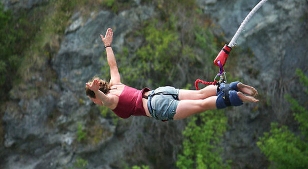 Bungee jumping, sport estremo o solo adrenalina per divertimento?
