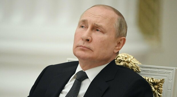 Putin malato di tumore al pancreas? «Dove sarà operato e cosa farà il Cremlino se non dovesse farcela»