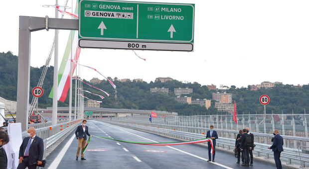 Ponte di Genova, si lavora per l'apertura già questa sera