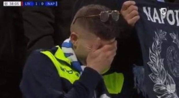Liverpool-Napoli da lacrime: il gol di Salah fa piangere tifoso azzurro
