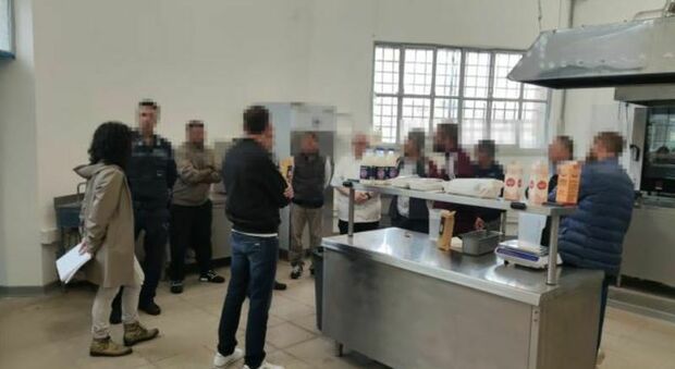 Viaggio a Rebibbia, detenuti a lezione di gelato: «Così troveremo un lavoro»