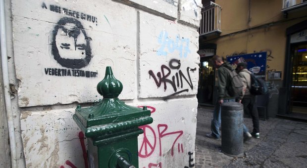 Napoli, la lite con lo sconosciuto finisce nel sangue: 38enne ferito a colpi di pistola