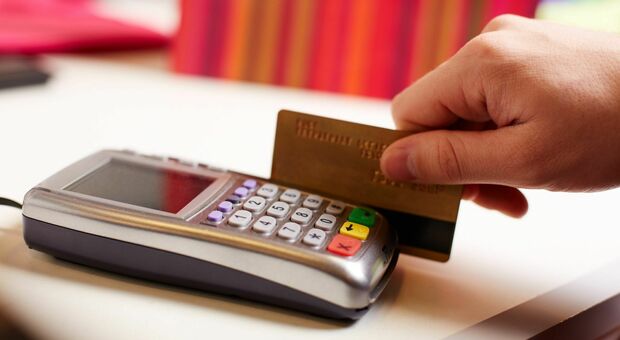 Pos, i pagamenti digitali crescono. Indagine Sum up: «Nei ristoranti transazioni cashless +44%»